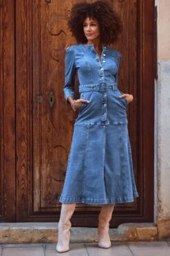 Sosandar Denim-Kleid Mit Bahnenrock Und Knopfleiste -MONSON Kleidung Geschaft 190775s3