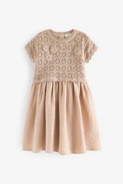 Next Neutral - Kleid Mit Häkelblumendesign (3 Monate Bis 7 Jahre) -MONSON Kleidung Geschaft 298 887s10