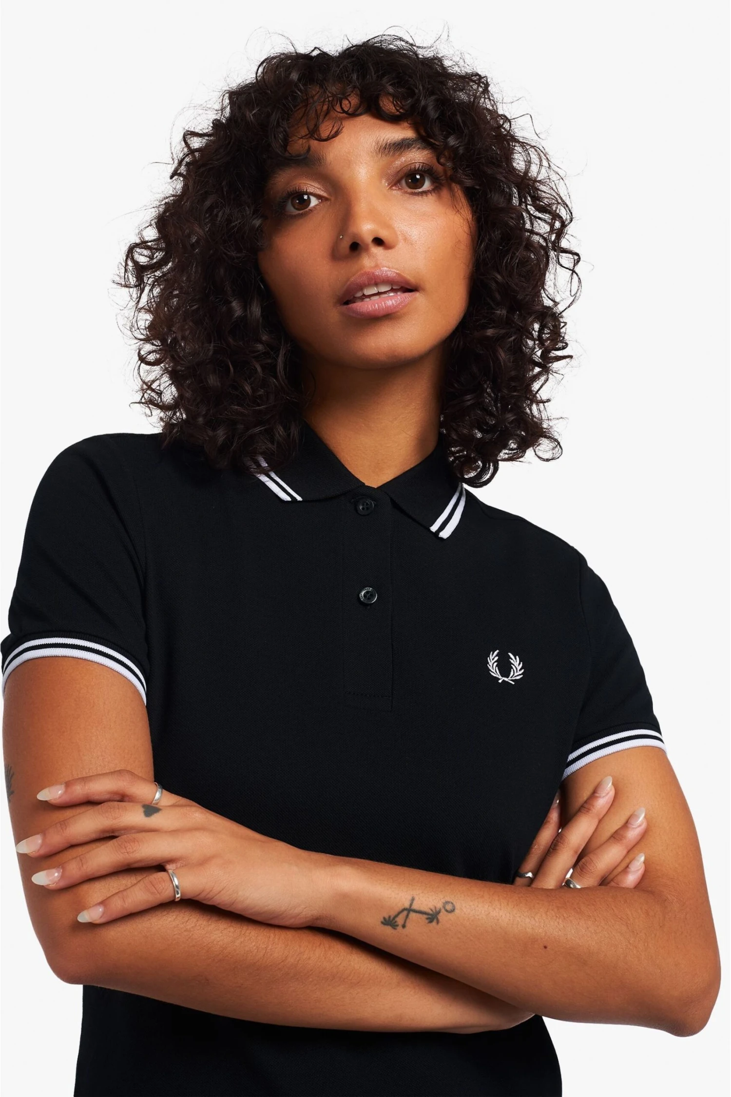 Fred Perry Polohemd-Kleid Mit Doppeltem Kontraststreifen 6 Fred Perry Polohemd-Kleid Mit Doppeltem Kontraststreifen – Bild 4