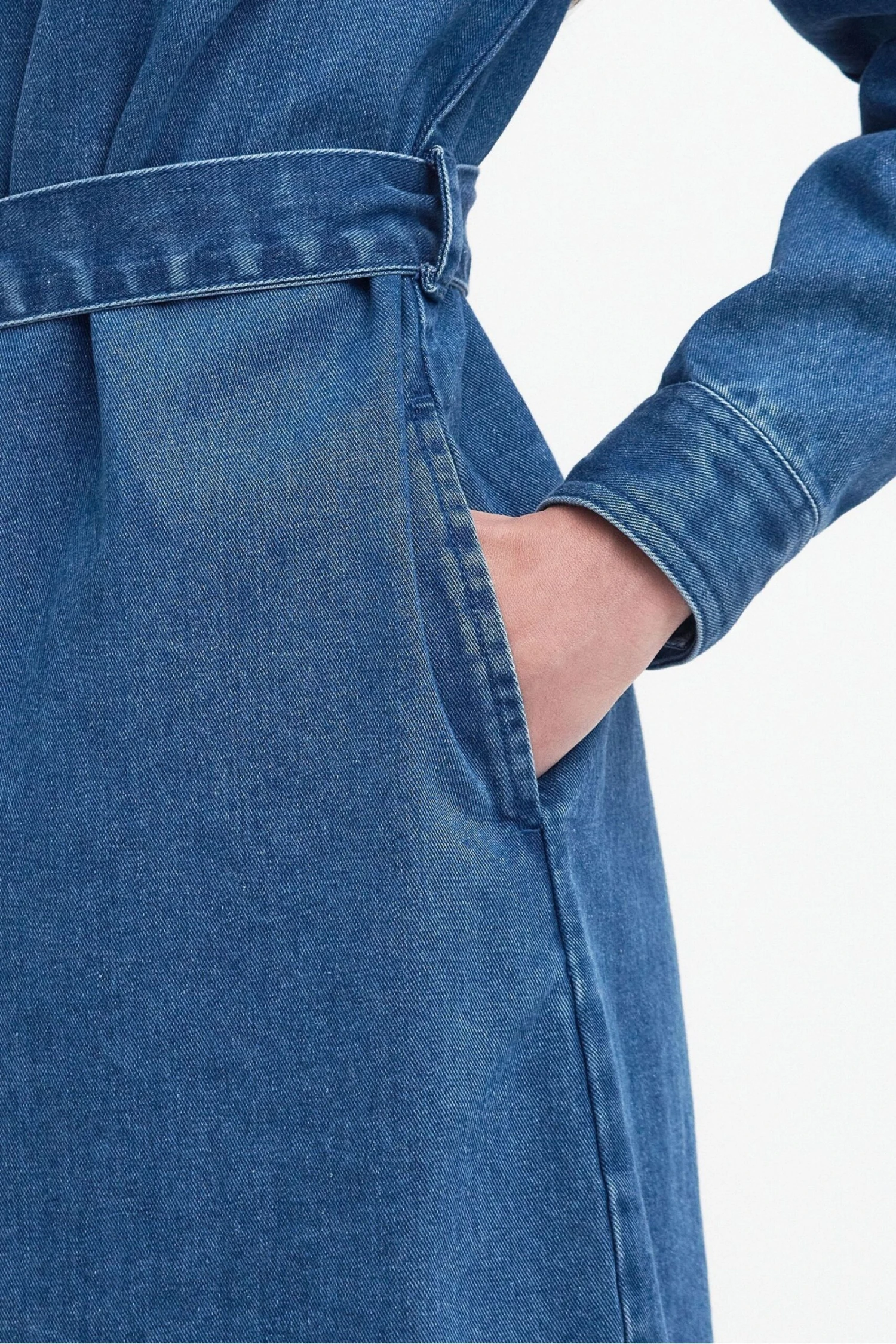 Barbour International Barbour® International Rouse Denim-Kleid In Mittlerer Waschung, Blau 7 Barbour International Barbour® International Rouse Denim-Kleid In Mittlerer Waschung, Blau – Bild 5