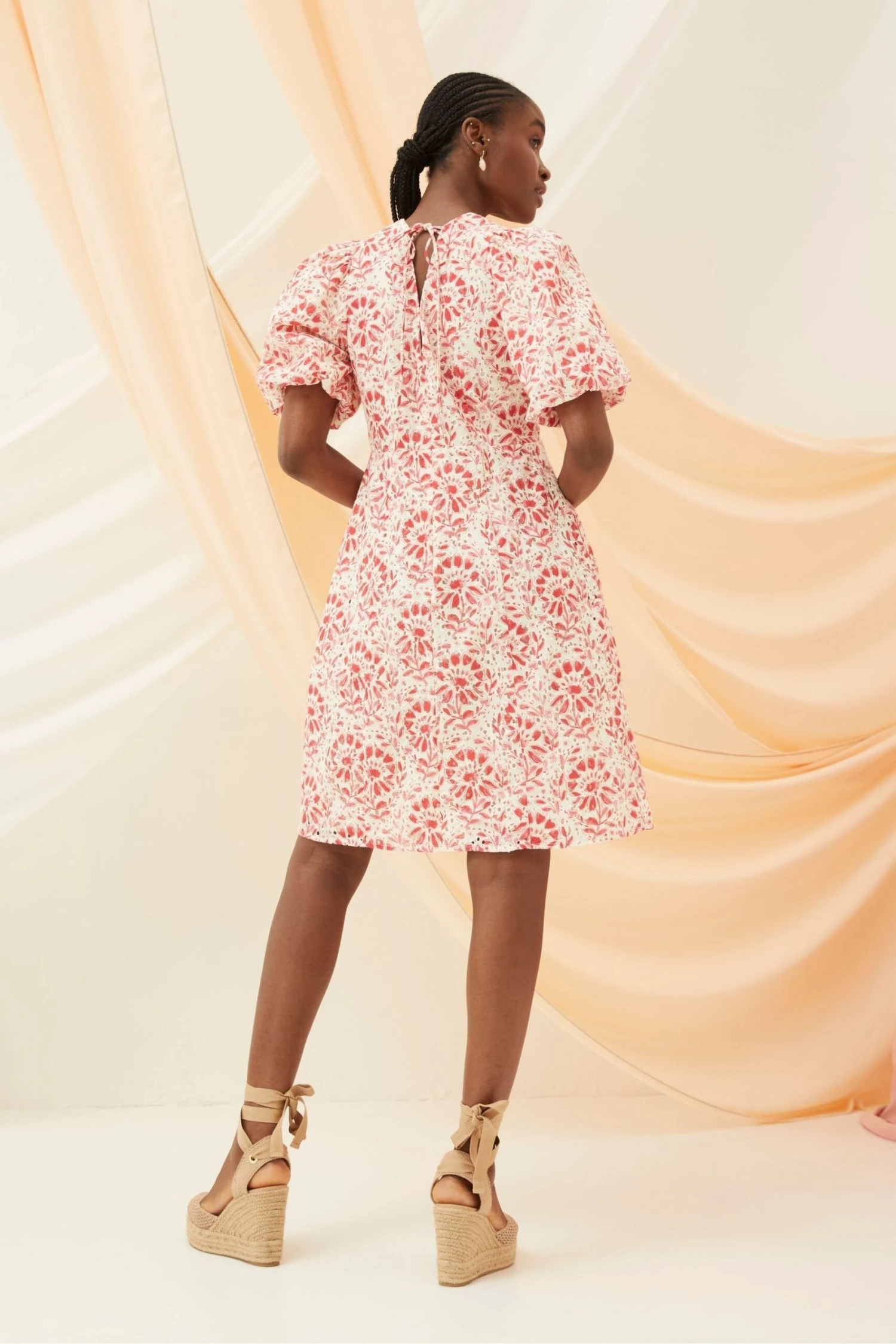 FatFace Tulip Kleid Mit Blumen-Kachelprint 4 FatFace Tulip Kleid Mit Blumen-Kachelprint – Bild 2