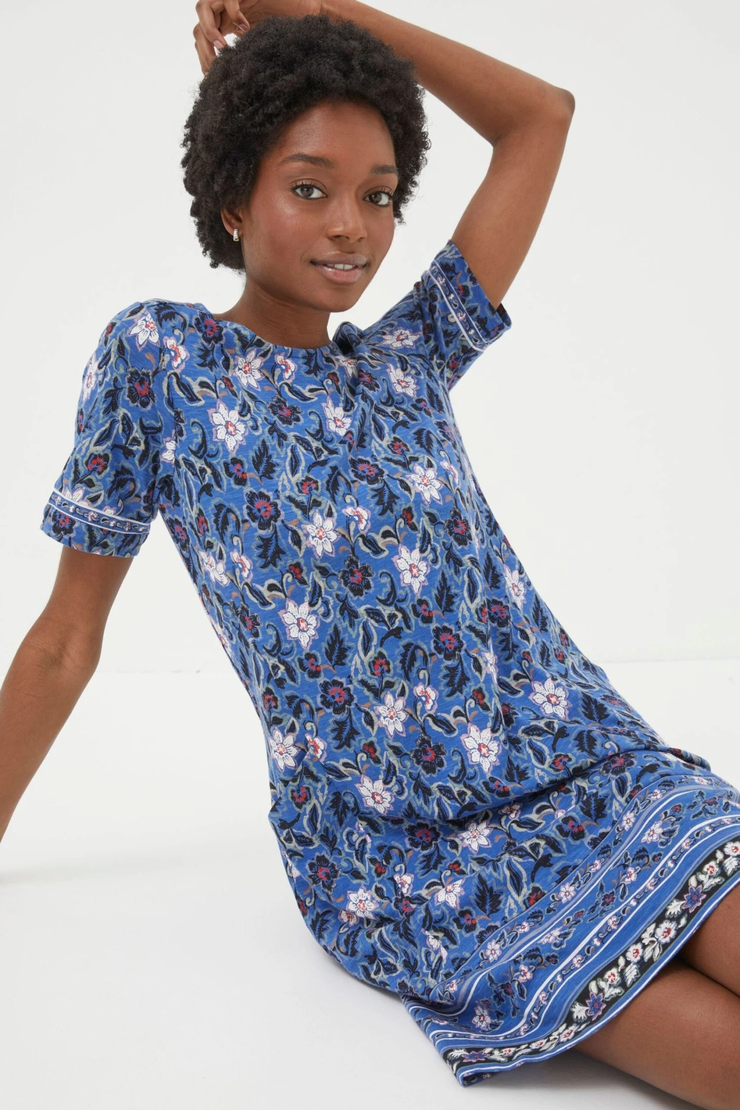 FatFace Simone Mehrlagiges Kleid Aus Geblümtem Jersey 5 FatFace Simone Mehrlagiges Kleid Aus Geblümtem Jersey – Bild 3