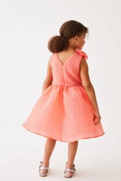 Baker By Ted Baker Strukturiertes Kleid Mit Zierblume, Orange/Apricot -MONSON Kleidung Geschaft 802022s6