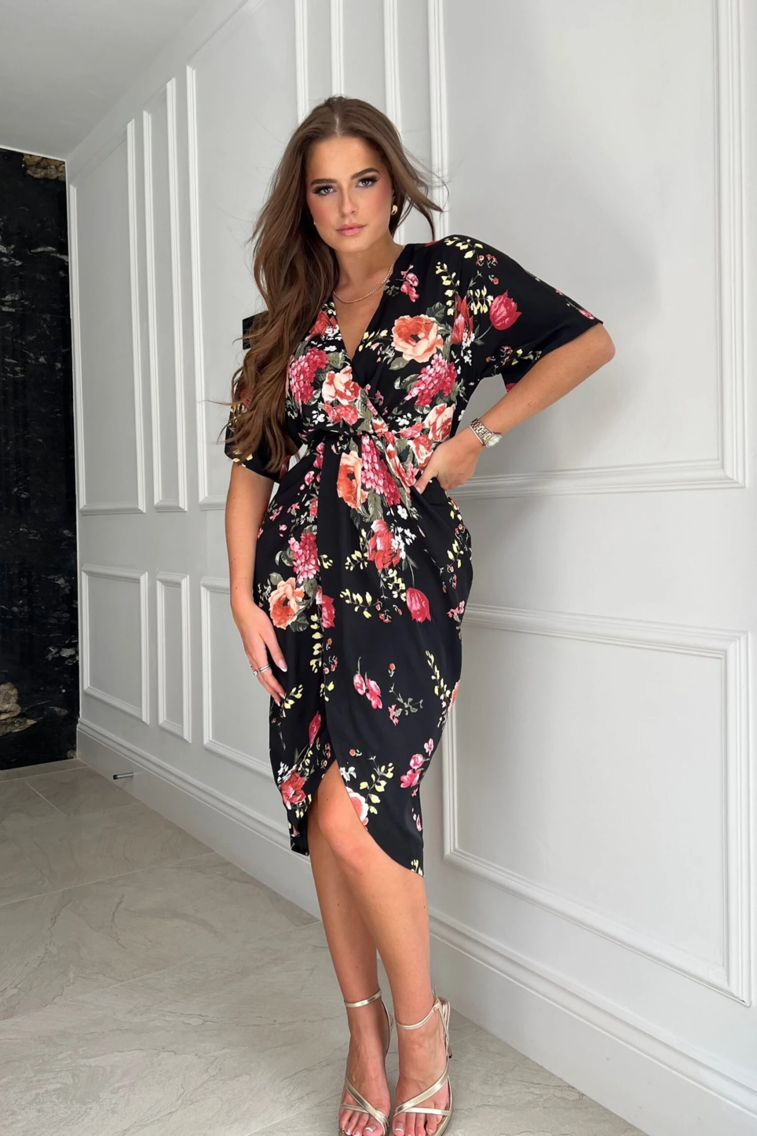 Girl In Mind Chelsea Kurzärmeliges Kleid Mit Wickeldesign 5 Girl In Mind Chelsea Kurzärmeliges Kleid Mit Wickeldesign – Bild 3