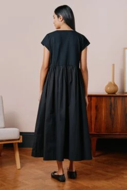 Albaray Kleid Aus Webmix Mit V-Ausschnitt, Schwarz -MONSON Kleidung Geschaft 921516s2