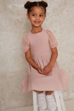 Chi Chi London Kleid Mit Gepunkteten Ärmeln -MONSON Kleidung Geschaft 982434s4