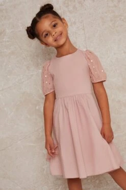 Chi Chi London Kleid Mit Gepunkteten Ärmeln -MONSON Kleidung Geschaft 982434s5