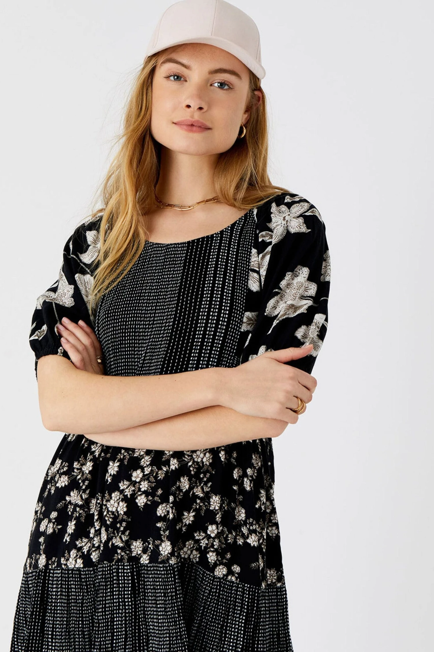 Accessorize Geblümtes Kleid Mit Puffärmeln, Schwarz 5 Accessorize Geblümtes Kleid Mit Puffärmeln, Schwarz – Bild 3