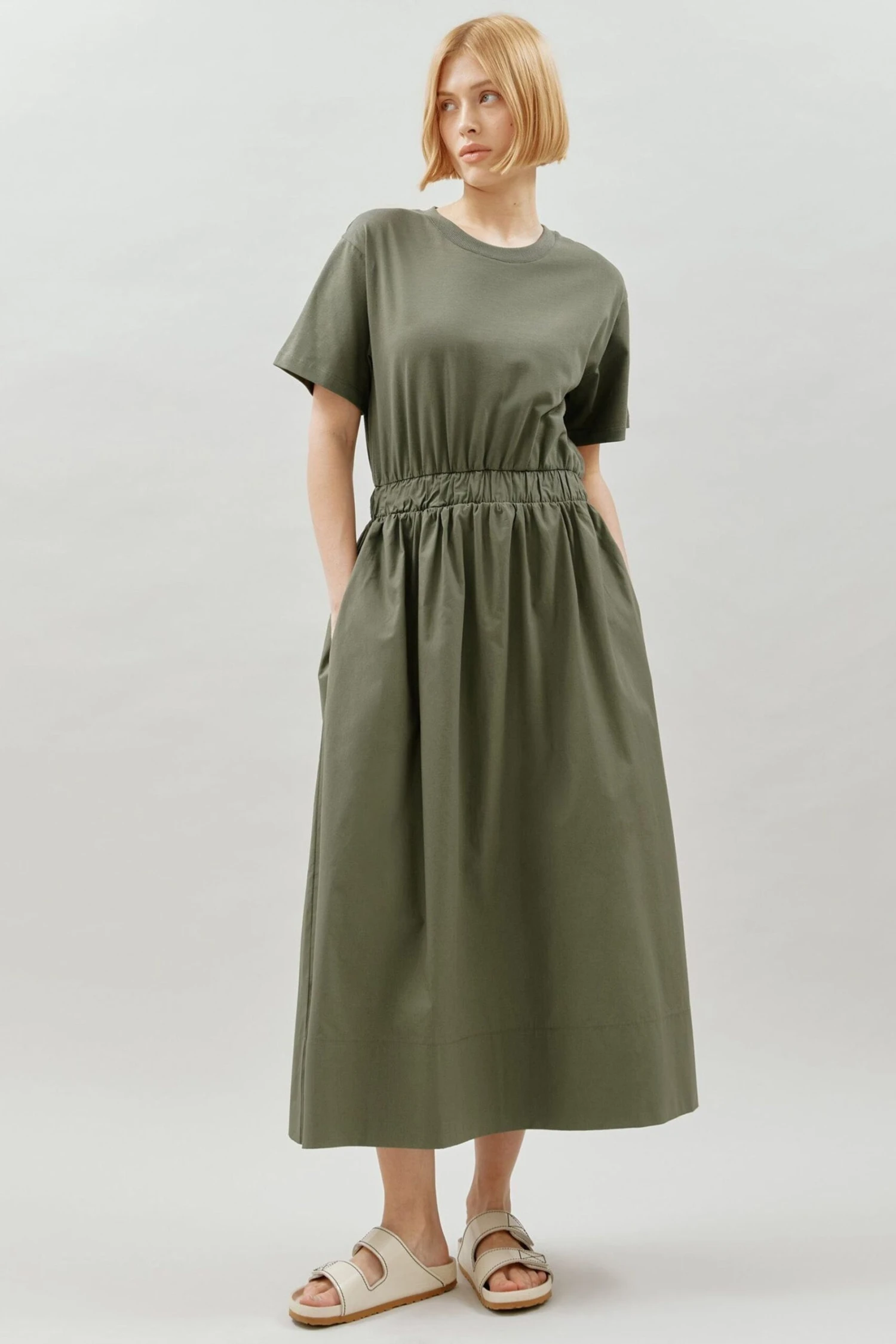 Albaray Gewebtes T-Shirt-Kleid Aus Materialmix, Grün 3 Albaray Gewebtes T-Shirt-Kleid Aus Materialmix, Grün