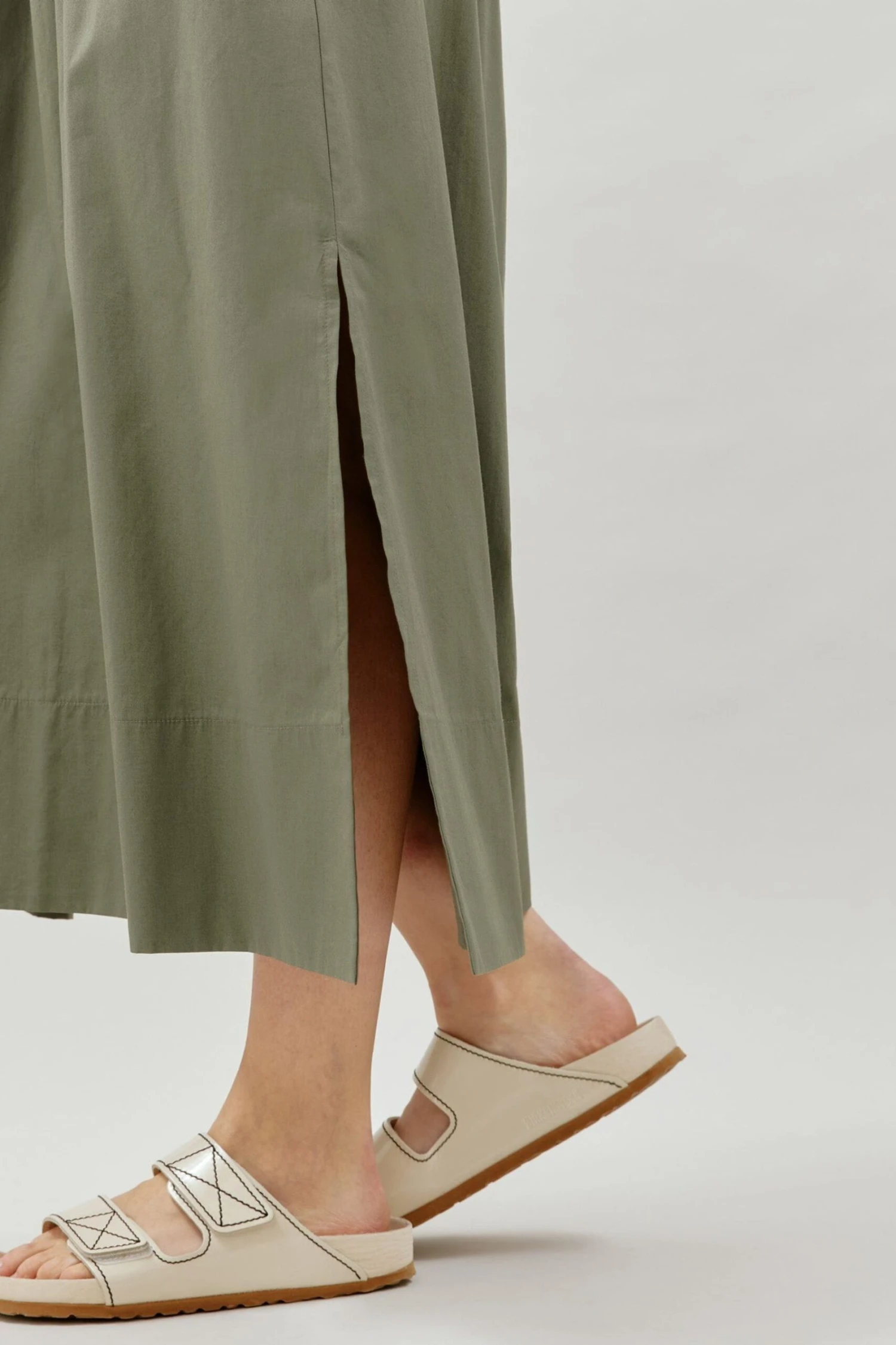 Albaray Gewebtes T-Shirt-Kleid Aus Materialmix, Grün 7 Albaray Gewebtes T-Shirt-Kleid Aus Materialmix, Grün – Bild 5