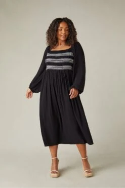 Live Unlimited Curve Wadenlanges Kleid, Schwarz -MONSON Kleidung Geschaft B50137s3