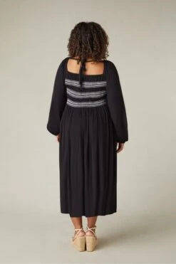 Live Unlimited Curve Wadenlanges Kleid, Schwarz -MONSON Kleidung Geschaft B50137s6