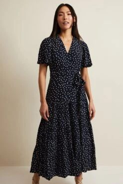 Phase Eight – Blau Jenna-Midaxi-Wickel Kleid Mit Schwarz Gepunktet Und Schwarzen Punkten -MONSON Kleidung Geschaft B81474s3