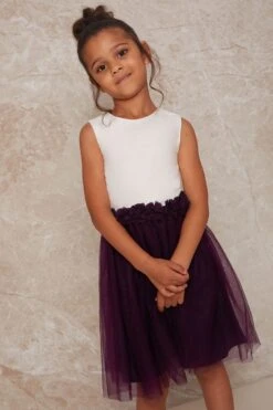 Chi Chi London Mädchen Kleid Mit Kontrastierender 3D Blume -MONSON Kleidung Geschaft C72714s3