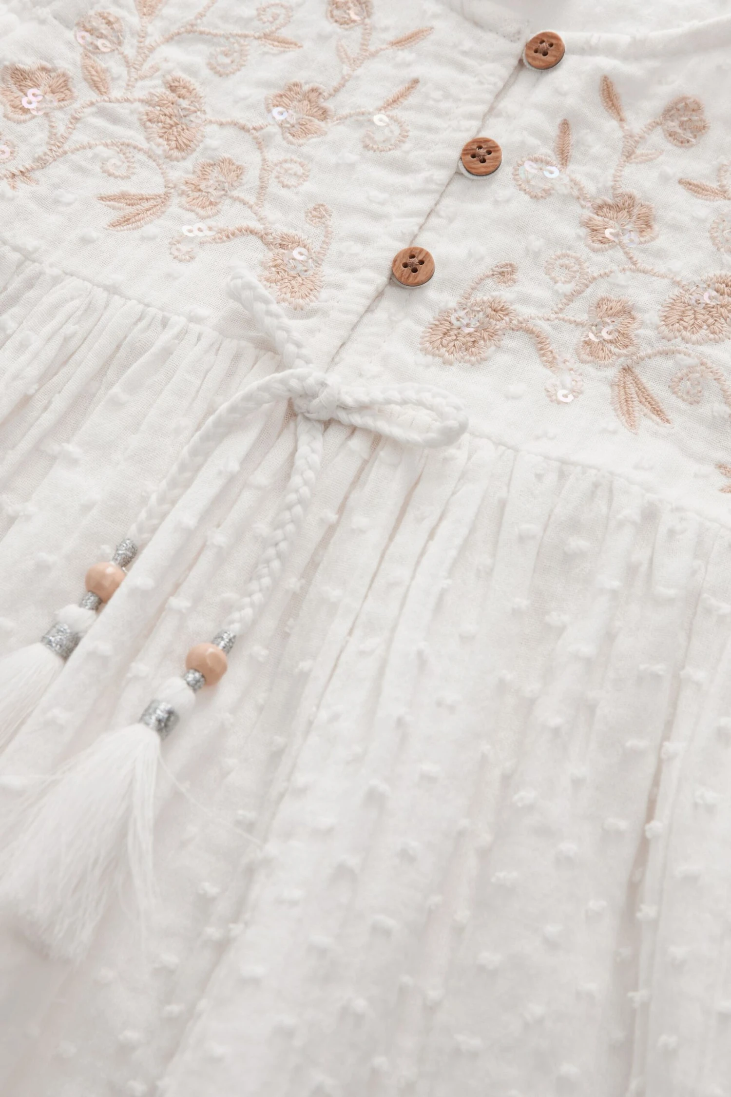 Next Creme - Kleid Mit Schulterausschnitten Und Stickerei (3–16 Jahre) 9 Next Creme - Kleid Mit Schulterausschnitten Und Stickerei (3–16 Jahre) – Bild 7