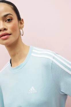 Adidas Sportswear Essentials Boyfriend-T-Shirt-Kleid Mit 3 Streifen -MONSON Kleidung Geschaft D36725s5