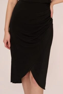 Adrianna Papell Neuartiges Schwarzes Kleid Mit Faux Wrap -MONSON Kleidung Geschaft E06799s5