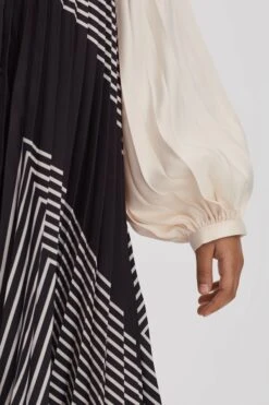 Reiss Bay Plissiertes Kleid Mit Print -MONSON Kleidung Geschaft K72488s4