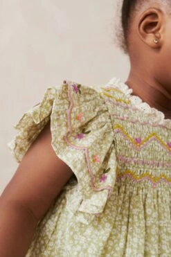 Next Gesmoktes Kleid Mit Rüschenärmeln Und Stickerei (3 Monate Bis 8 Jahre) -MONSON Kleidung Geschaft N02 844s4