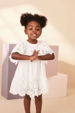 Next Kleid Mit Stickerei (3 Monate Bis 7 Jahre) -MONSON Kleidung Geschaft N13 166s2