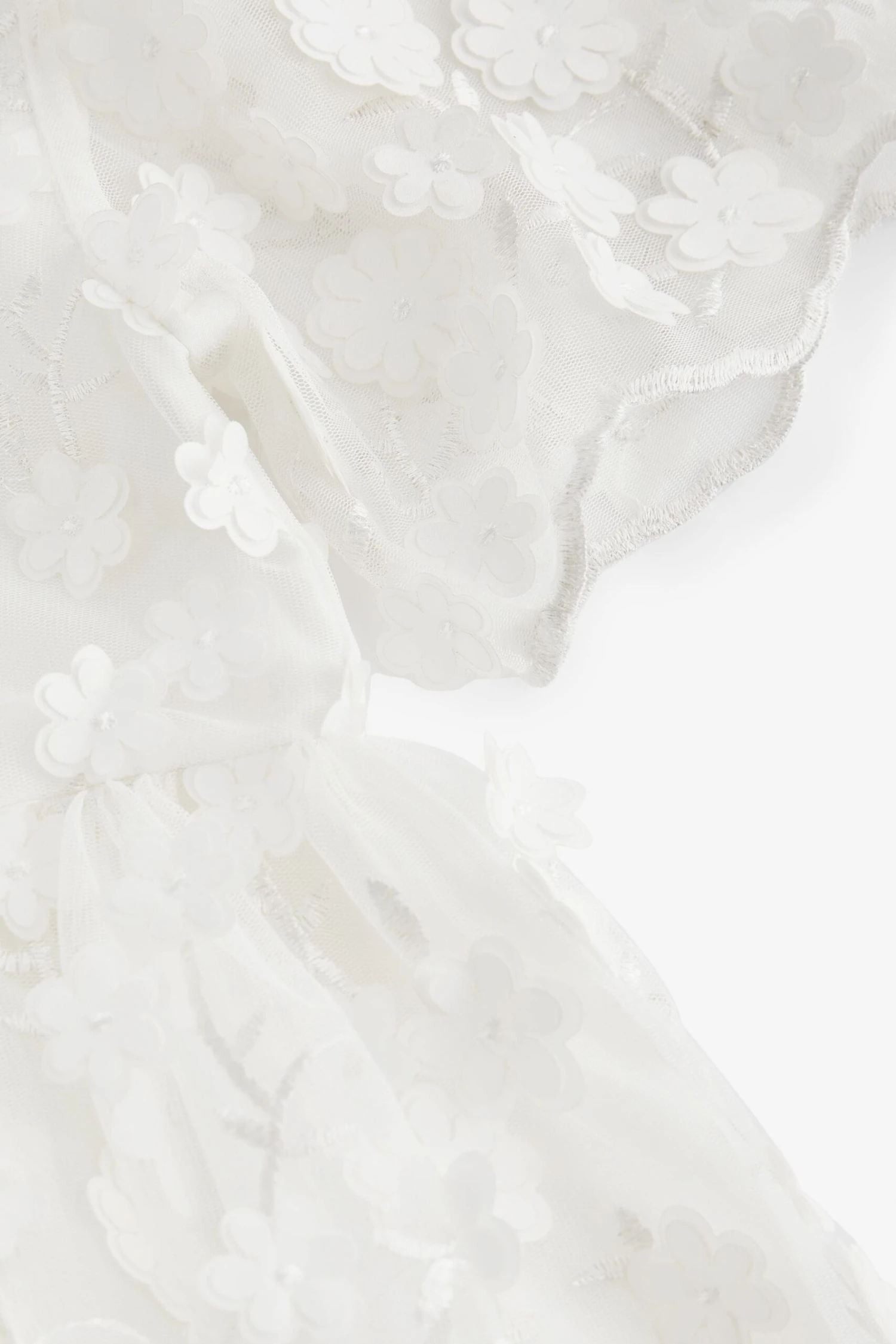 Next Weiß - Kleid Für Besondere Anlässe Mit 3D-Blumendesign (3–10 Jahre) 9 Next Weiß - Kleid Für Besondere Anlässe Mit 3D-Blumendesign (3–10 Jahre) – Bild 7