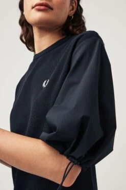 Fred Perry Kleid Mit Raffung Am Ärmel, Schwarz -MONSON Kleidung Geschaft N56553s6