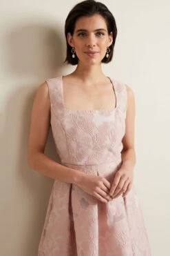 Phase Eight Jacesta Ausgestelltes Jacquard-Kleid, Rosa -MONSON Kleidung Geschaft N67046s4