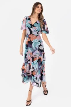 Lovedrobe Midaxi-Kleid In Wickeloptik Mit Rüschensaum, Creme