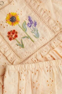 MONSOON Baby-Kleid Mit Lochstickerei Und Höschen -MONSON Kleidung Geschaft N97138s3