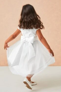 Lipsy Elegantes Kleid Mit Spitzenbesatz Und Flügelärmeln -MONSON Kleidung Geschaft P29977s3