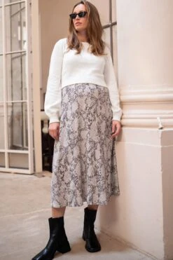 Seraphine Nell - Weißes Kleid Aus Gewebtem Kabelstrick -MONSON Kleidung Geschaft Q45672s5