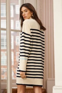 Love & Roses Gemütliches Strickkleid Mit Weiter Stehkragen Und Knopfleiste An Der Kleid -MONSON Kleidung Geschaft Q57186s3