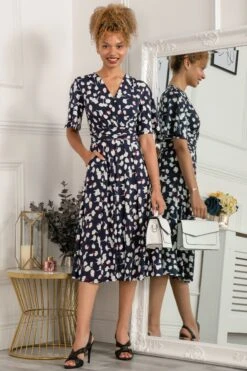 Jolie Moi Quyn Jersey-Kleid Mit Flügelärmeln, Blau -MONSON Kleidung Geschaft U77502s3